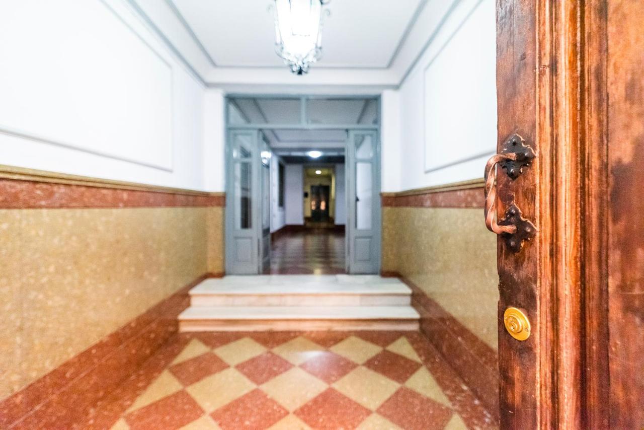 Apartment Wekey Homes San Miguel Con Patio, Centro Ciudad Granada